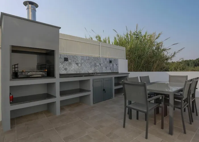 Caldara, Private Pool, Outdoor Kitchen, Airco & Pellet Heater - Near & Town Villa *